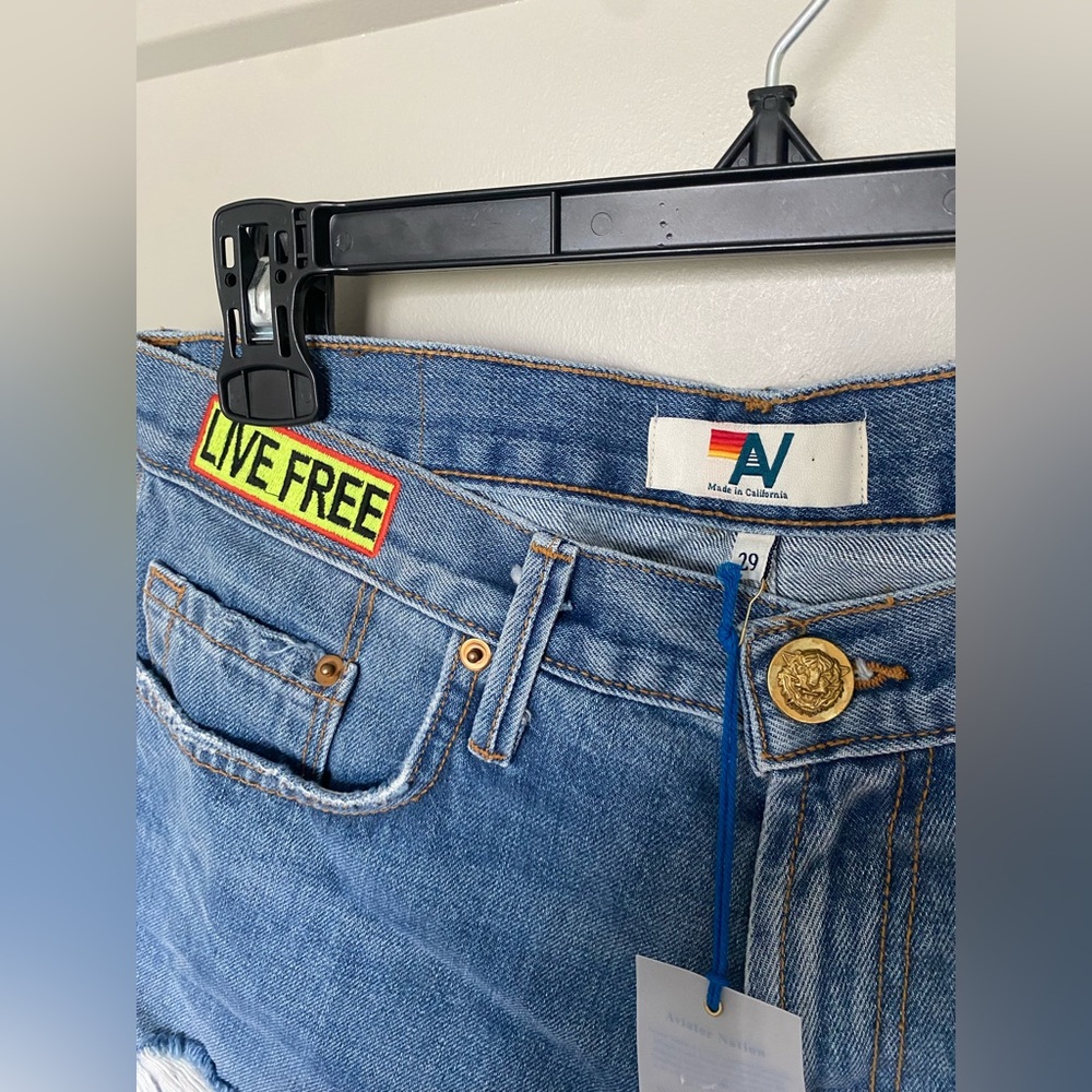 ⚡️ NWT AVIATOR NATION mid rise boyfriend cutoff medium wash denim jean shorts - Picture 6 of 9